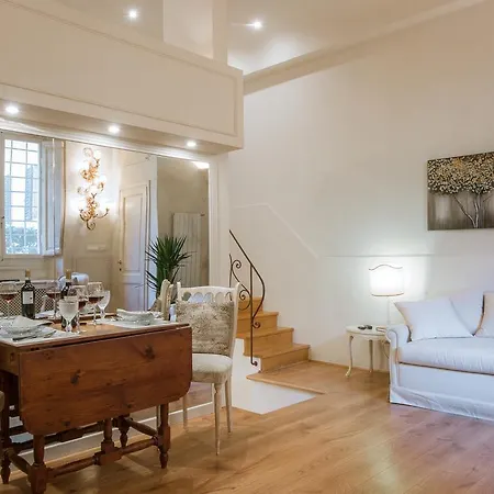 - San Niccolo Elegance شقة